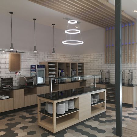 Holiday Inn Express Madrid Leganes By Ihg Eksteriør billede