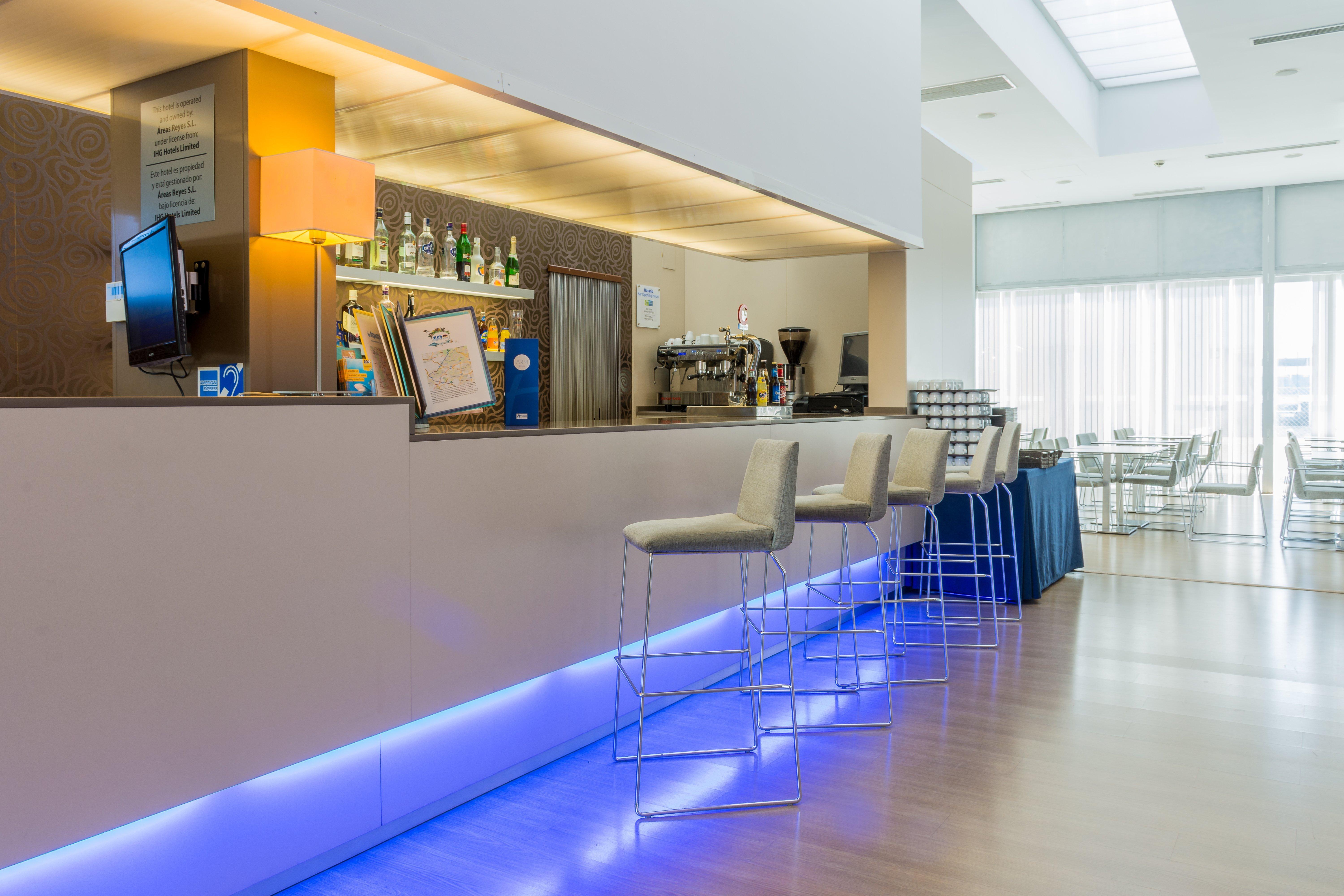 Holiday Inn Express Madrid Leganes By Ihg Eksteriør billede