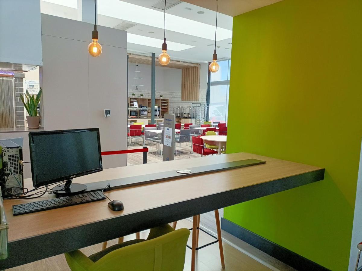 Holiday Inn Express Madrid Leganes By Ihg Eksteriør billede