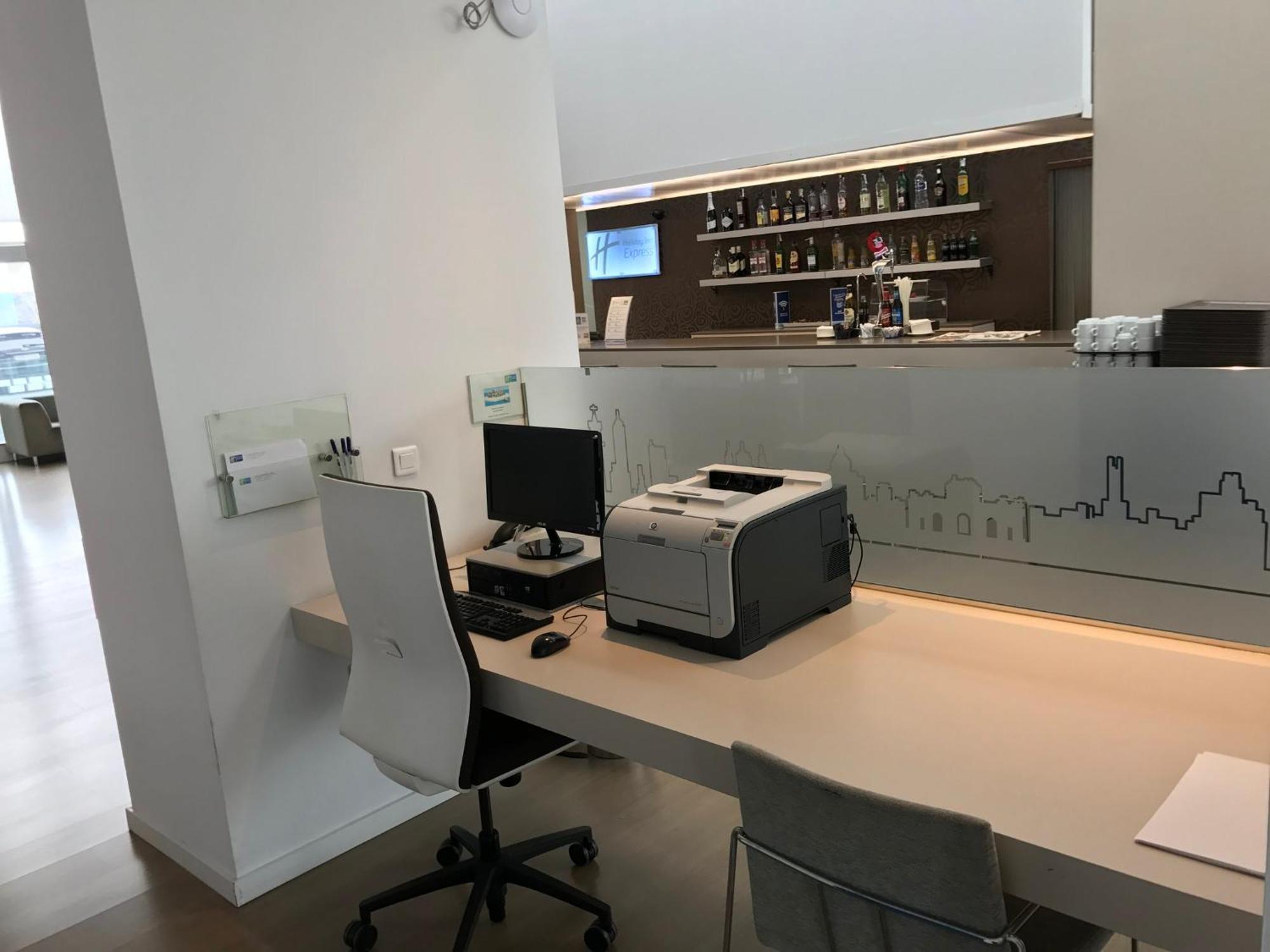 Holiday Inn Express Madrid Leganes By Ihg Eksteriør billede