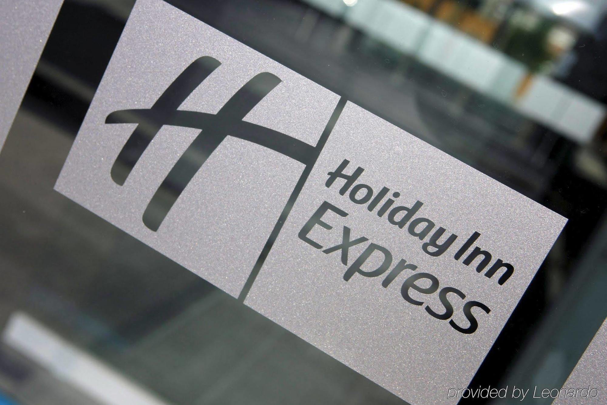Holiday Inn Express Madrid Leganes By Ihg Eksteriør billede